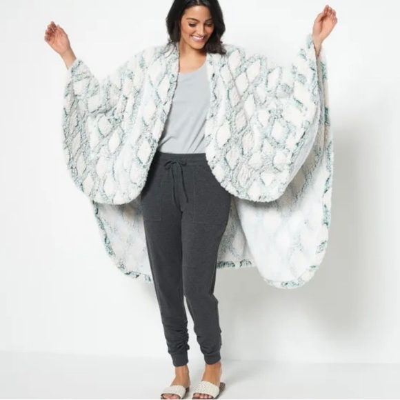 Berkshire Bedding Berkshire Blanket Home Cozy Cape Wrap 58x64 Teal